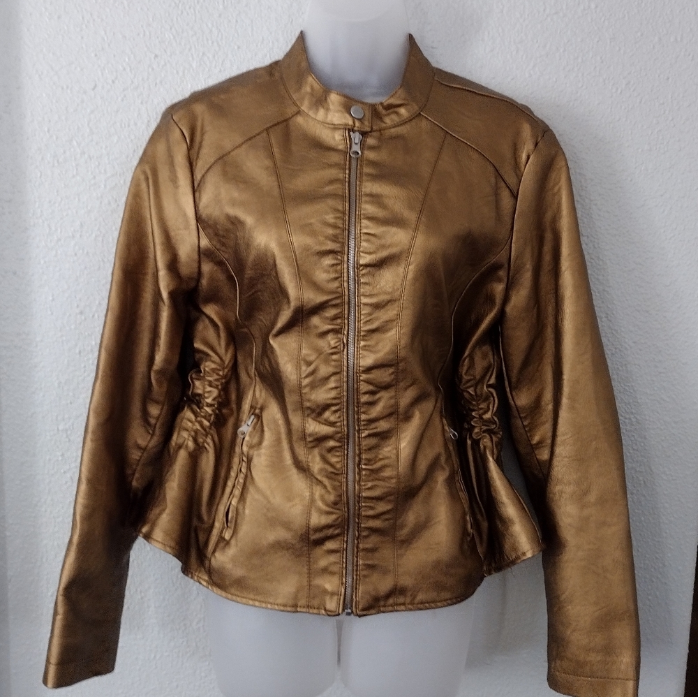 Ladies Gold Vegan Leather Short Jacket - Picture 7 of 8